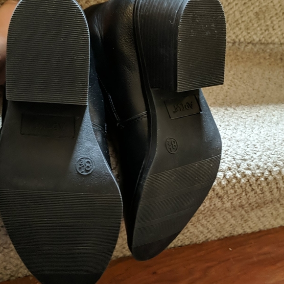 Black pointy toe ankle boots - Picture 4 of 4